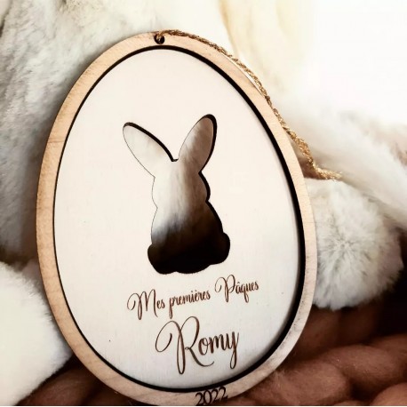 Œuf de pâques avec lapin