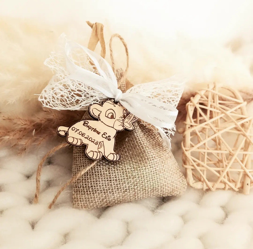 Boite à dragées roi lion toile de jute , baptême garçon