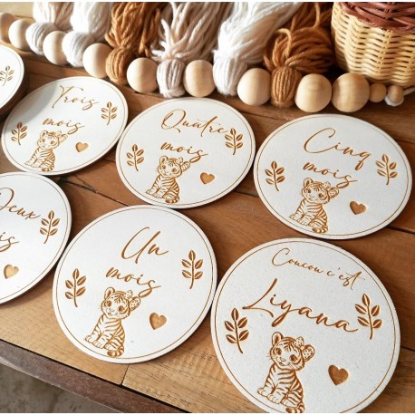 Cartes étapes bébé tigre fille