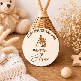 Magnet baptême souvenir lettre fleurie