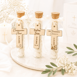 Croix gravée bois communion et baptême